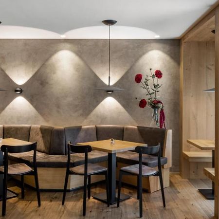 Kapitel 7 Boutique-Hotel Raron Exteriör bild